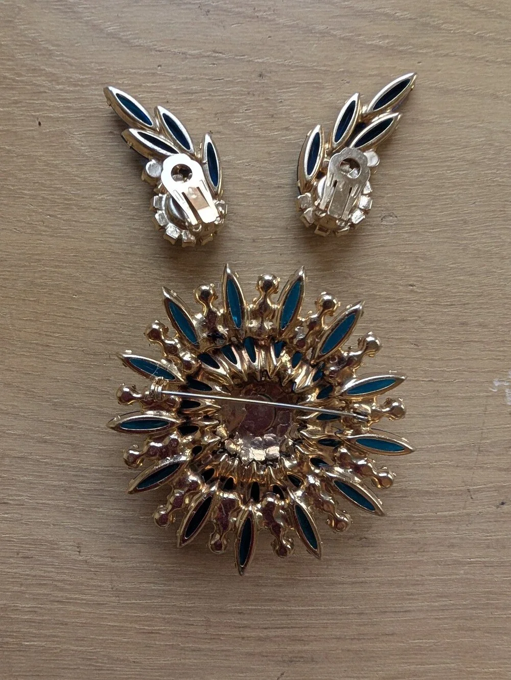 Vintage Juliana D&E Blue Crystal Statement Brooch and Earrings Set
